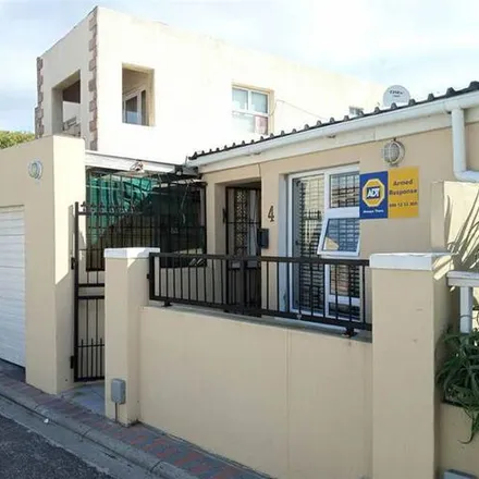 Image 2 - St. Raphael's Primary School, Birdwood Street, Gleemoor, Cape Town, 7770, South Africa - Apartment for rent