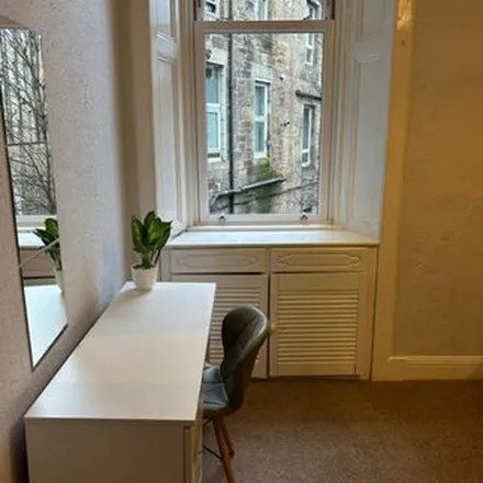 Rent this 3 bed apartment on 85 Albert Street in City of Edinburgh, EH7 5LN