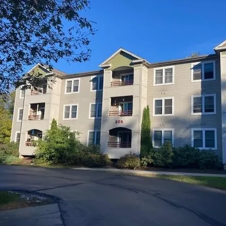 Buy this 3 bed condo on 305 Lime Kiln Road in South Burlington, VT 05403