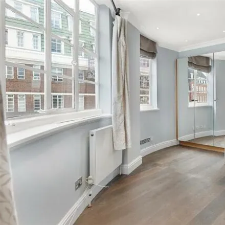 Image 7 - Sloane Avenue Mansions, Sloane Avenue, London, SW3 3JG, United Kingdom - Apartment for sale
