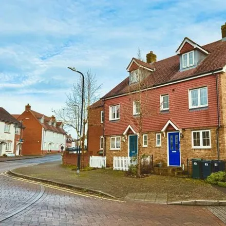 Buy this 3 bed townhouse on 17 Violet Way in Cheeseman's Green, TN23 3GH