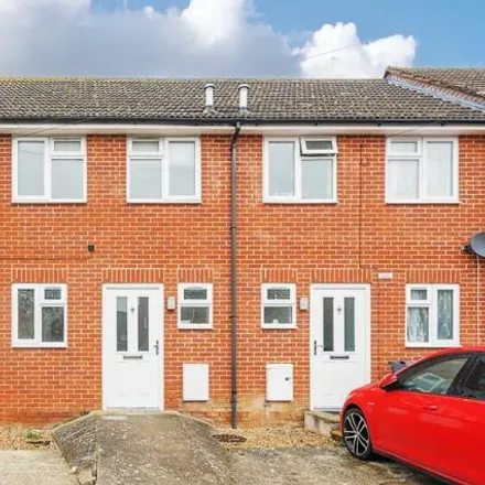Buy this 2 bed house on Frilsham Road in Southcote Lane, Reading