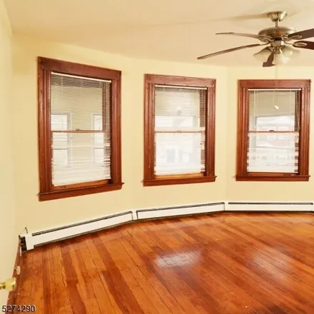 Image 6 - 17 Cambridge Avenue, Garfield, NJ 07026, USA - Apartment for rent