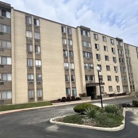 Buy this 2 bed condo on Bayport Condominium in 9820 South Pulaski Road, Oak Lawn