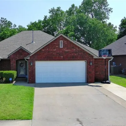 Buy this 4 bed house on East 112nd North Street in Owasso, OK 74055