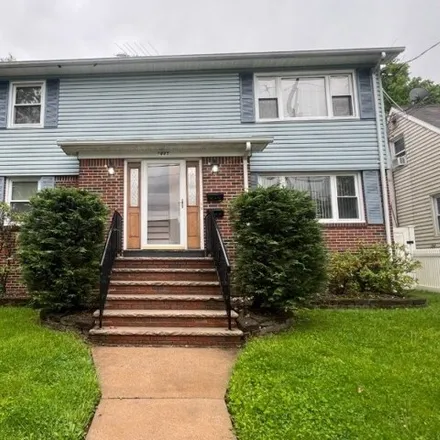 Rent this 2 bed house on 1423 Valley Road in Rahway, NJ 07065