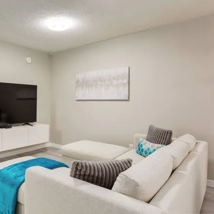 Image 4 - Montgomery, Calgary, AB T3B 0A5, Canada - House for rent