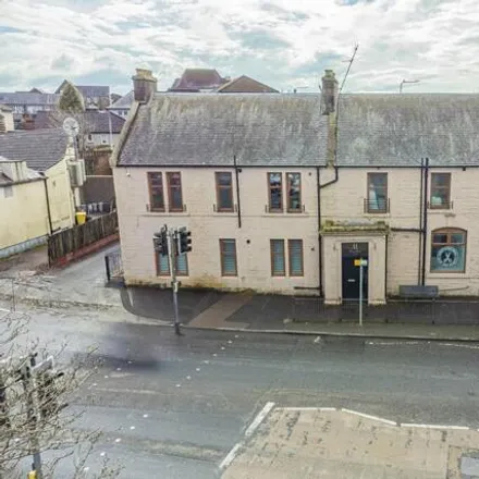 Buy this 2 bed apartment on Ladbrokes in High Street, Cowdenbeath