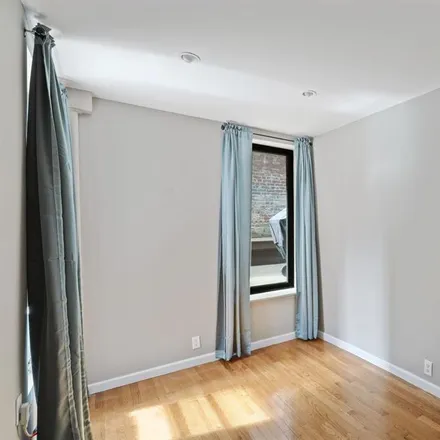 Image 4 - 226 East 7th Street, New York, NY 10009, USA - Apartment for rent