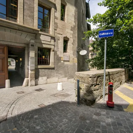 Rent this 6 bed apartment on Rue de la Pélisserie 18 in 1204 Geneva, Switzerland