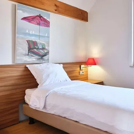 Rent this 3 bed duplex on Berck sur Mer Airport in Route de Merlimont, 62600 Berck