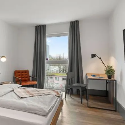 Image 1 - Borsigallee, 60388 Frankfurt, Germany - Room for rent
