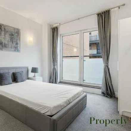 Image 5 - 2 Artichoke Hill, St. George in the East, London, E1W 2AP, United Kingdom - Room for rent