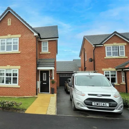 Buy this 3 bed house on unnamed road in Preston, PR4 0JW