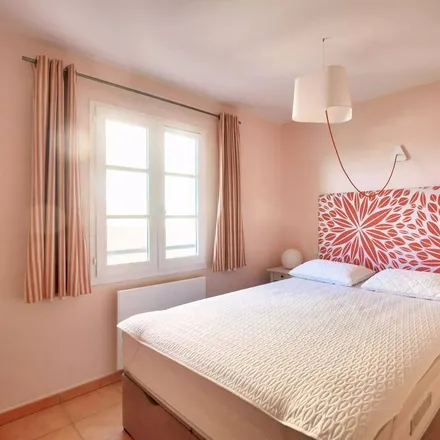 Rent this 3 bed apartment on Piste La Roque d’Anthéron / Mallemort in 13370 Mallemort, France