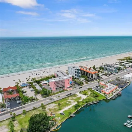 Image 7 - Sun harbor, 4103 Gulf Boulevard, Saint Pete Beach, Pinellas County, FL 33706, USA - Condo for sale