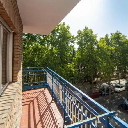 Rent this 3 bed apartment on CSIF Granada in Aulas de Formación, Calle Profesor Tercedor Díaz
