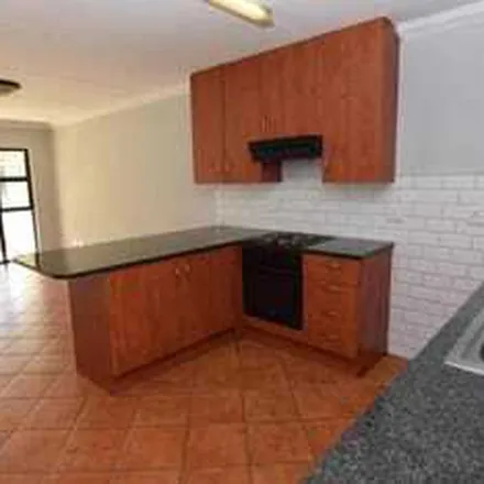 Image 4 - unnamed road, Paulshof, Sandton, 2062, South Africa - Apartment for rent