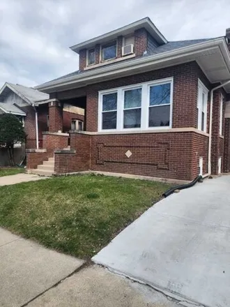 Buy this 5 bed house on 4921 North Central Park Avenue in Chicago, IL 60625