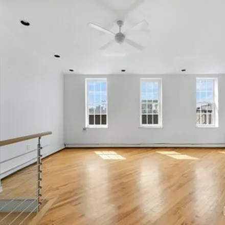 Rent this 4 bed house on 252 Front Street in New York, NY 10038