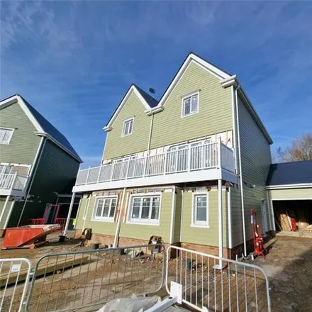 Buy this 4 bed duplex on 54 Champlain Street in Reading, RG2 6AF