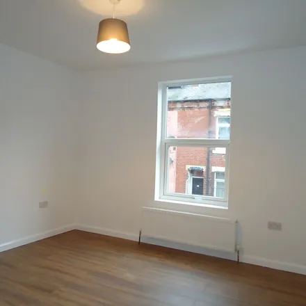 Image 5 - Belvedere Mount, Leeds, LS11 7ED, United Kingdom - Apartment for rent