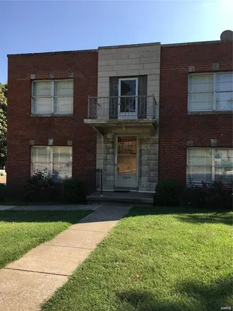 Rent this 1 bed house on Alton Middle School Main Building in College Avenue, Milton