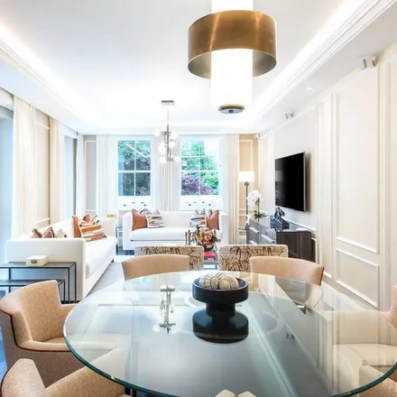 Rent this 3 bed apartment on 19 Prince of Wales Terrace in London, W8 5PQ