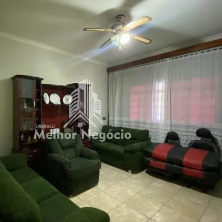 Buy this 3 bed house on Unidade Básica de Saúde Matão in Rua São Tiago Menor 195, AR3 - Matão