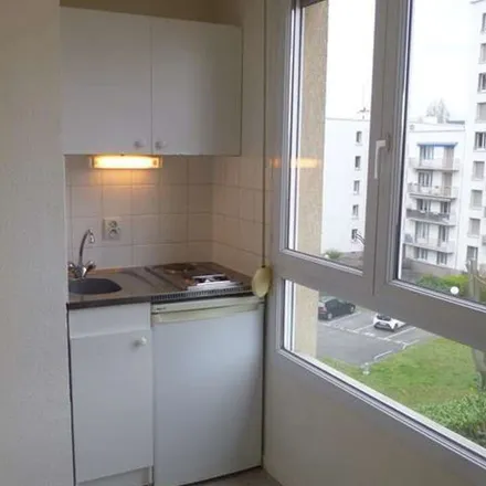 Image 4 - 2 Avenue Paul Santy, 69008 Lyon 8e Arrondissement, France - Apartment for rent