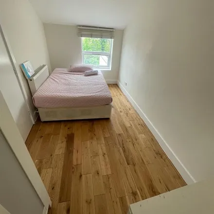Rent this 3 bed apartment on Catford Hill in London, SE6 4PJ
