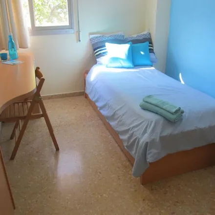 Rent this 3 bed apartment on Carrer de Beniopa in 17, 46022 Valencia