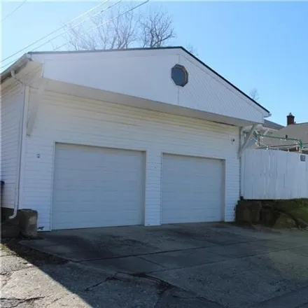 Buy this 3 bed house on 2184 King Avenue in Oakland, Dayton