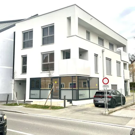 Rent this 3 bed apartment on Sankt-Peter-Hauptstraße 69 in 8042 Graz, Austria