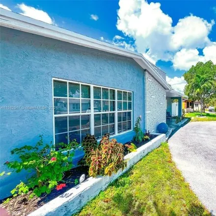 Image 4 - 4496 Northwest 30th Court, Lauderdale Lakes, FL 33313, USA - House for sale