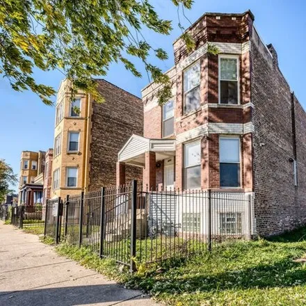 Image 2 - 4822 W Gladys Ave, Chicago, Illinois, 60644 - House for sale