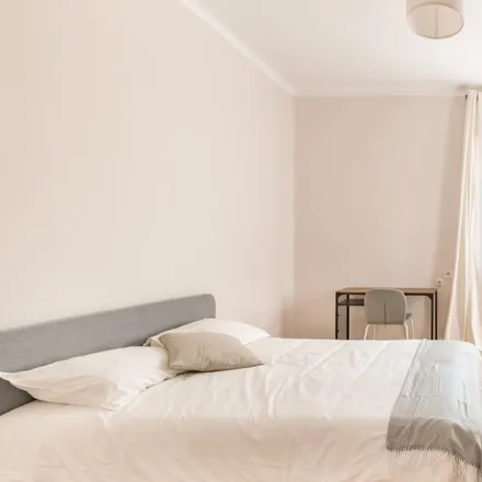 Rent this 7 bed room on Plaza de la Beata María Ana de Jesús in 14, 28045 Madrid