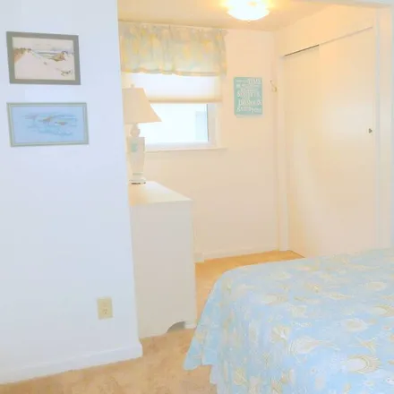 Rent this 2 bed house on Somers Point in NJ, 08244