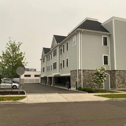 Image 1 - 314 Bridgeport Avenue, Devon, Milford, CT 06461, USA - Apartment for rent