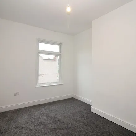Image 3 - Esk Street, Middlesbrough, TS3 6JF, United Kingdom - Townhouse for rent