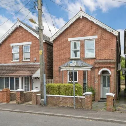 Buy this 3 bed house on 17 East Park in Southgate, RH10 6AN