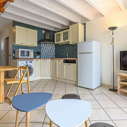 Image 9 - Étel, Morbihan, France - Apartment for rent