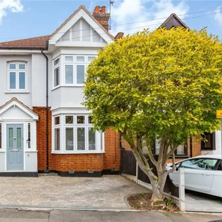 Image 2 - Gaynes Road, London, RM14 2YS, United Kingdom - Duplex for sale