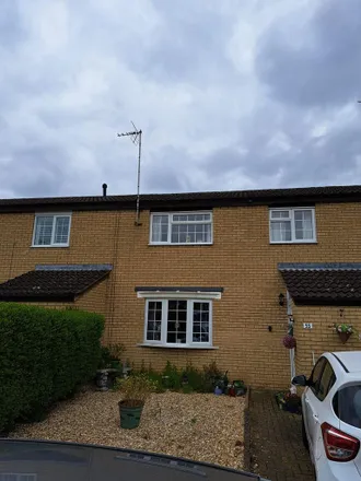 Rent this 3 bed townhouse on Blenheim Way in Stevenage, SG2 8TD