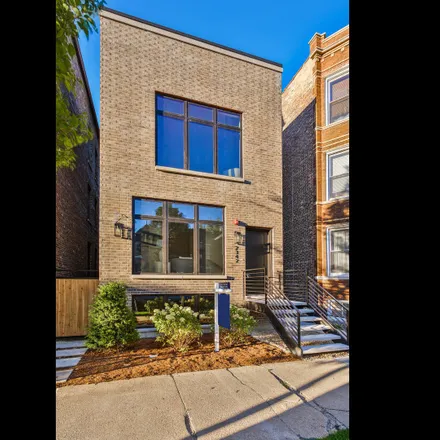 Image 1 - 2340 West Shakespeare Avenue, Chicago, IL 60647, USA - House for sale