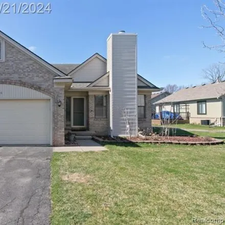 Buy this 3 bed condo on 28612 Bayberry Park Drive in Livonia, MI 48154