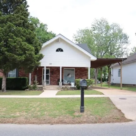 Buy this studio house on 629 North 2nd Street in Paragould, AR 72450