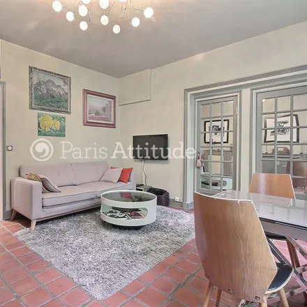 Image 2 - 82 Rue d'Amsterdam, 75008 Paris, France - Apartment for rent