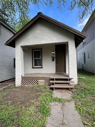 Buy this 2 bed house on 747 North 24th Street in Saint Joseph, MO 64506