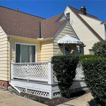 Image 2 - 17516 Schenely Ave, Cleveland, Ohio, 44119 - House for sale